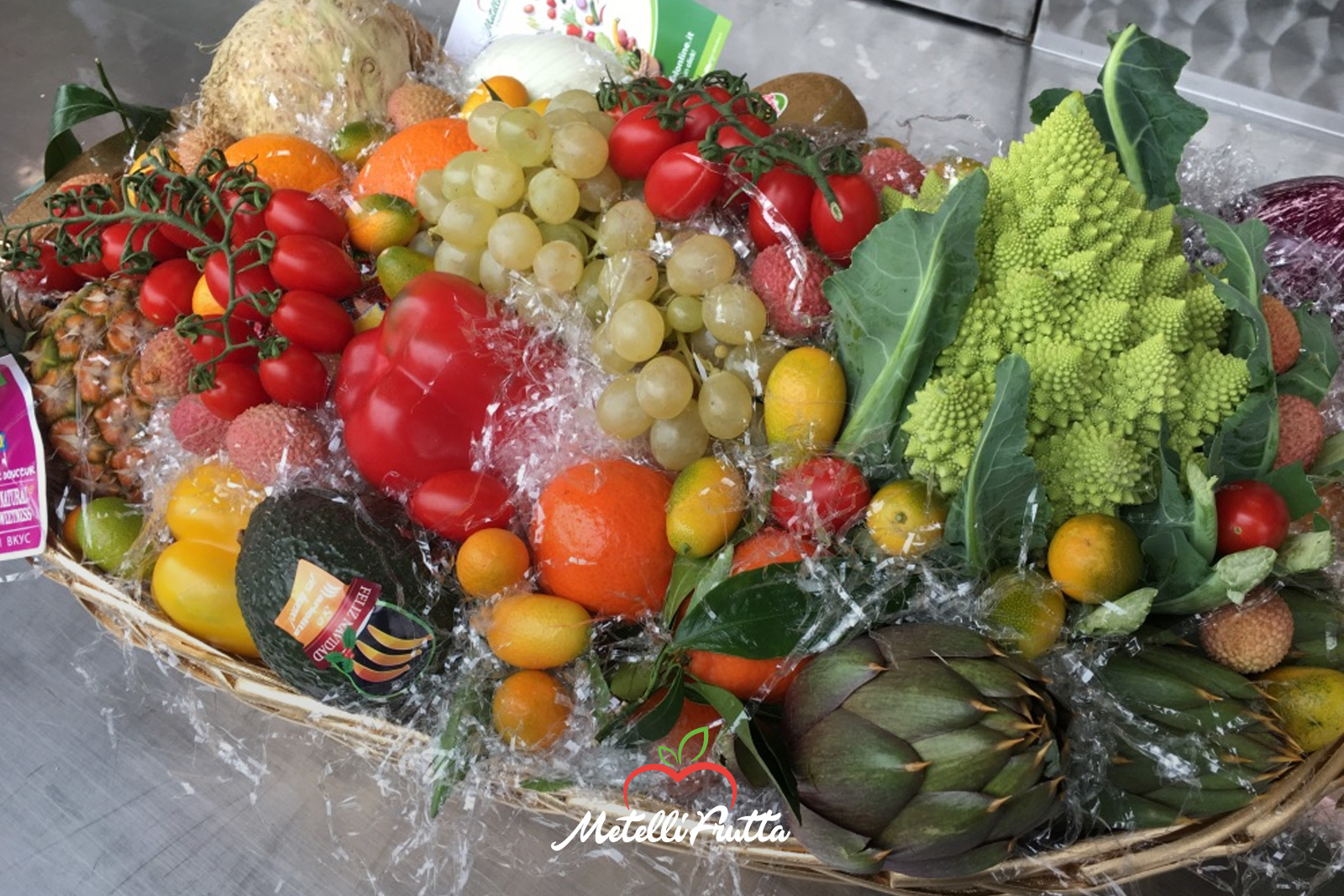 cesto di frutta e verdura per natale