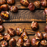 Sfondo di castagne pronte per essere mangiate