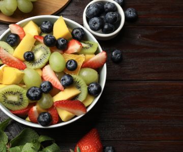 Foto di macedonia di frutta dall'alto