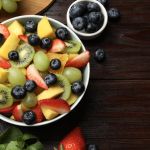 Foto di macedonia di frutta dall'alto